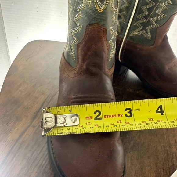 Kids size 1 Cowboy Boots - Picture 2 of 5